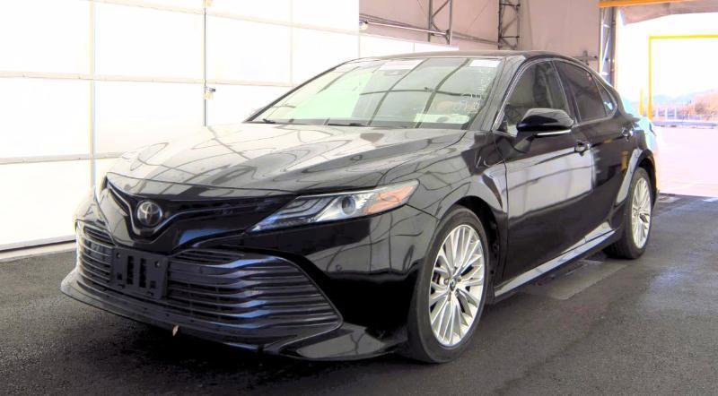 Used 2018 Toyota Camry XLE image 5