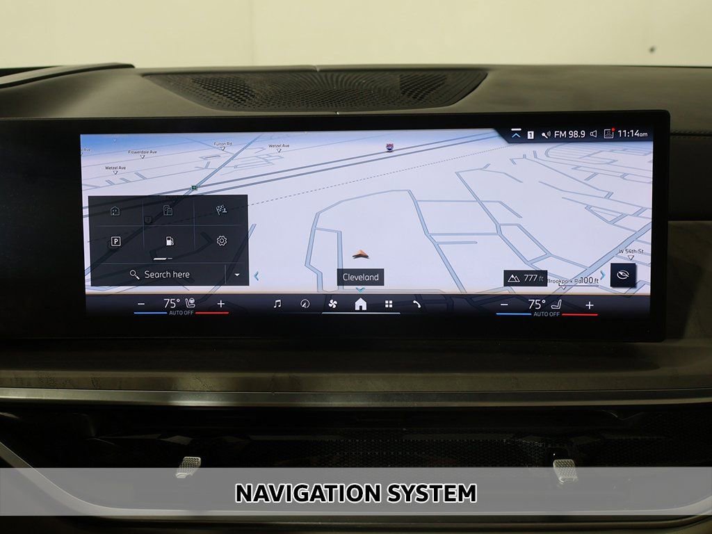 Used 2024 BMW X7 xDrive40i w/ Executive Package image 3