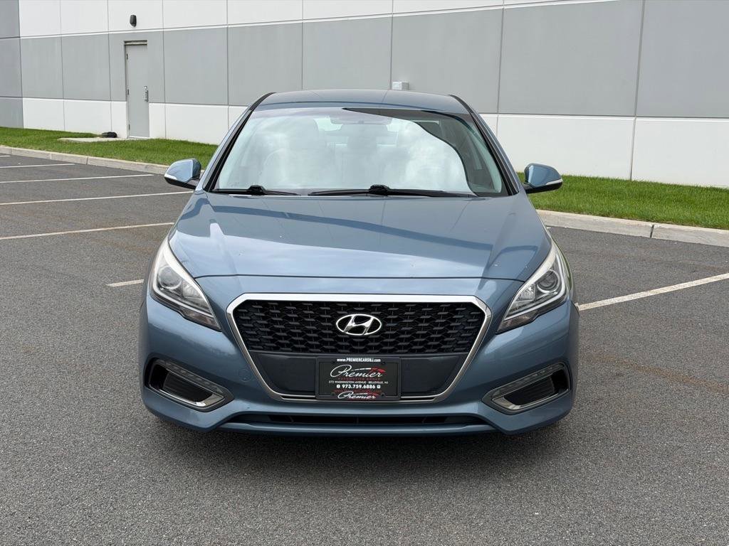 Used 2016 Hyundai Sonata SE FWD image 2