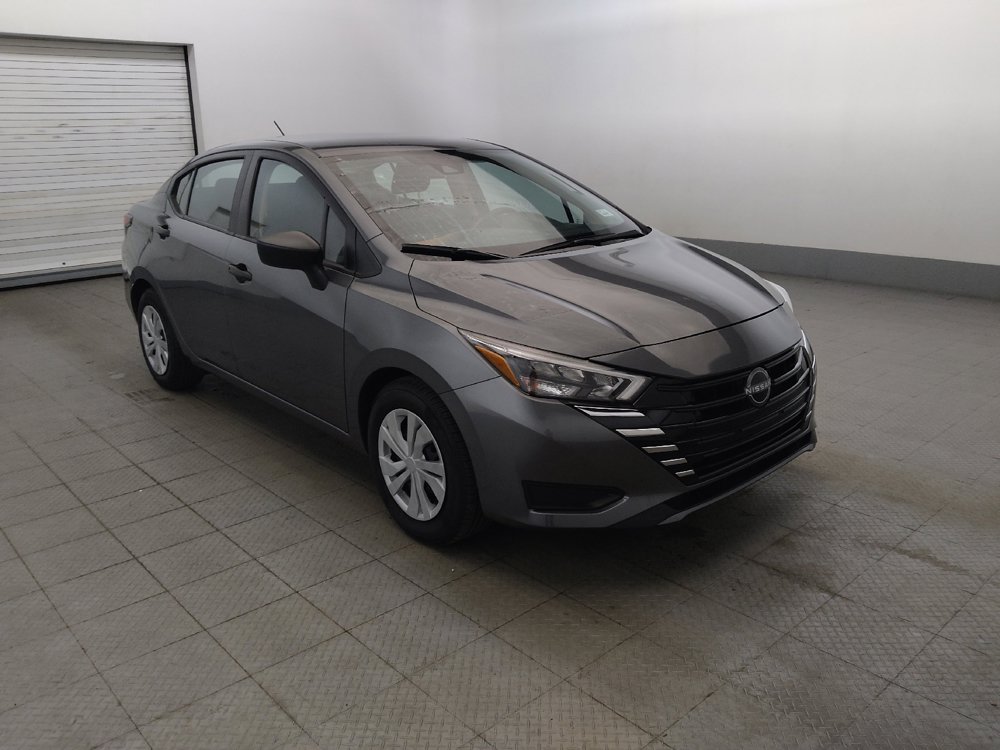 Used 2025 Nissan Versa S FWD image 13
