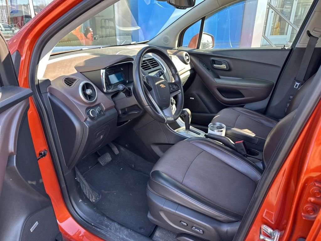 Used 2015 Chevrolet Trax LT w/ LT Sun and Sound Package image 13