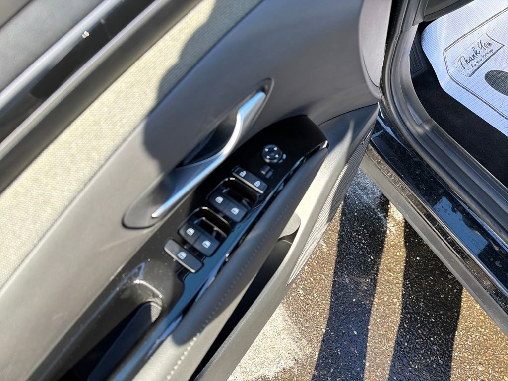 Certified 2024 Hyundai Santa Cruz Limited image 12