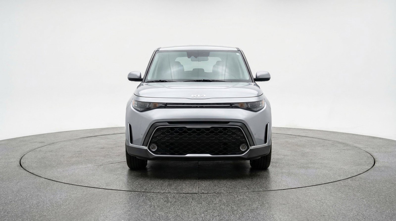 Used 2025 Kia Soul LX w/ LX Technology Package FWD image 2