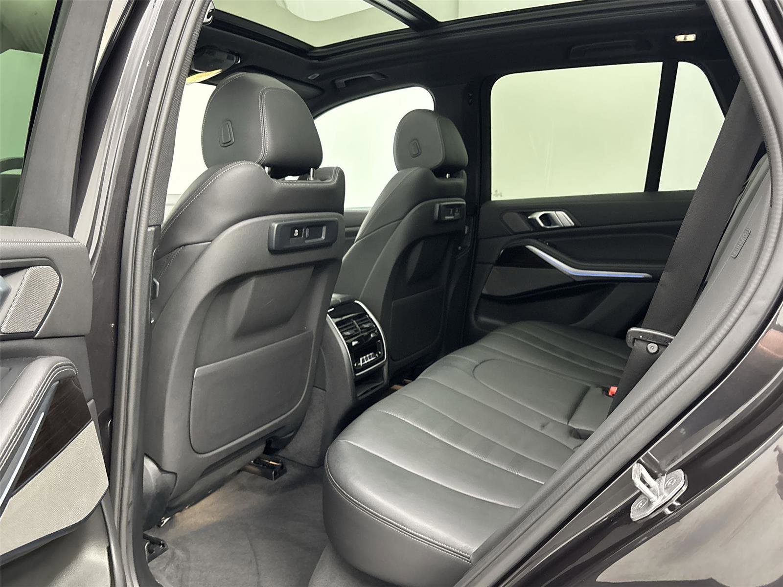 Used 2021 BMW X5 xDrive45e w/ Premium Package image 29