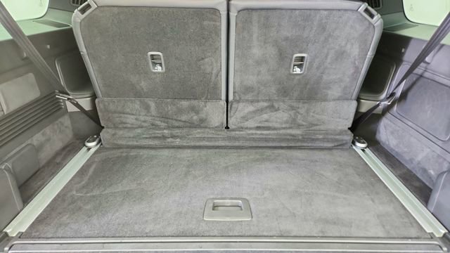 Used 2025 Rivian R1S Adventure image 15