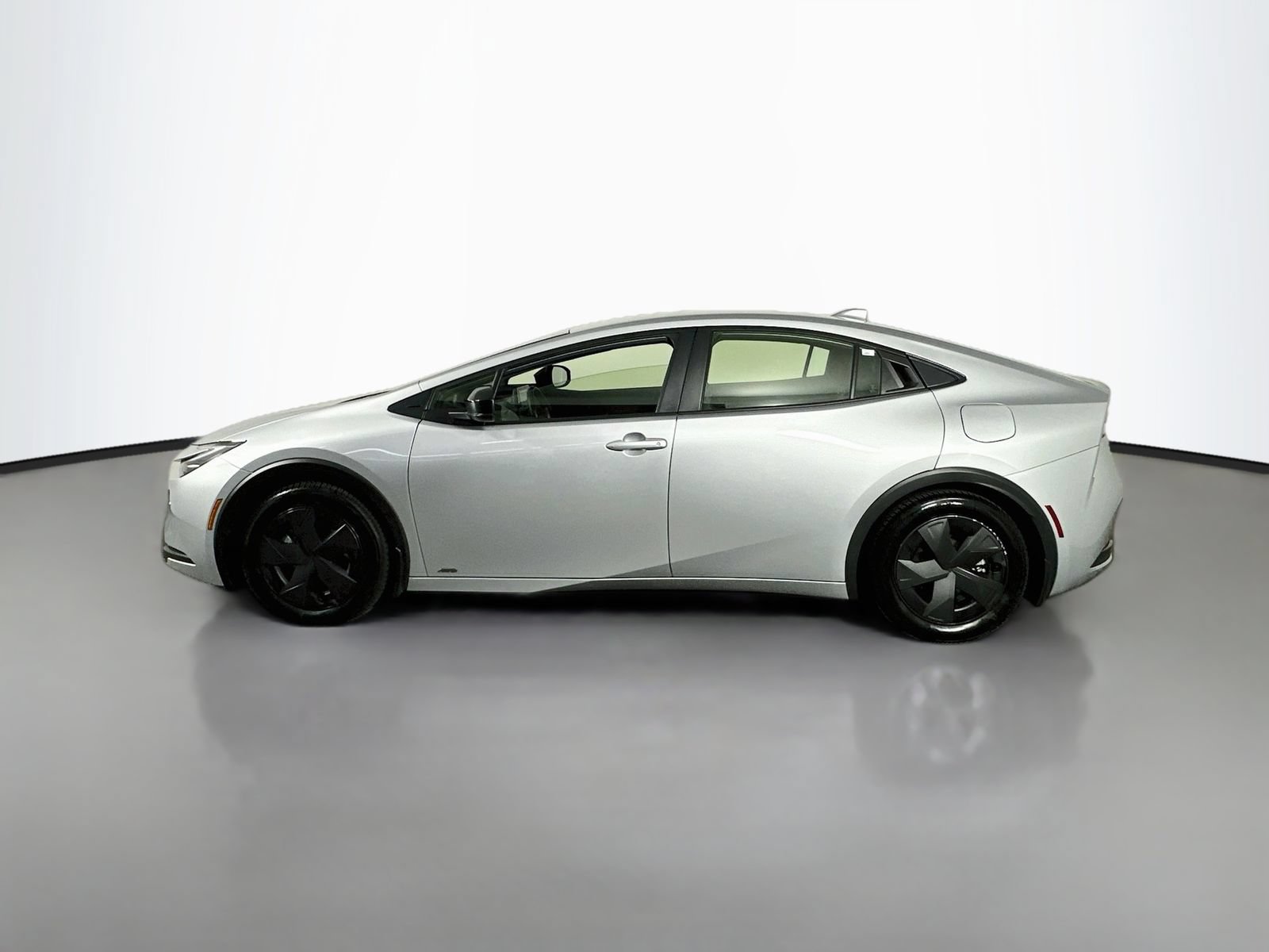Used 2025 Toyota Prius Limited AWD/4WD image 4