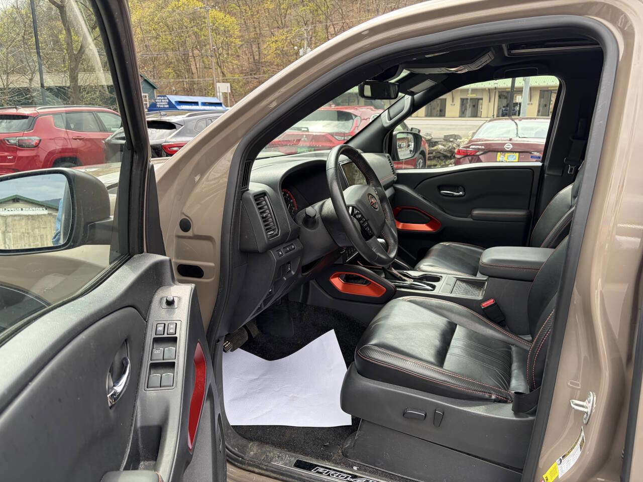 Used 2023 Nissan Frontier PRO-4X w/ Pro-4X Premium Package image 11