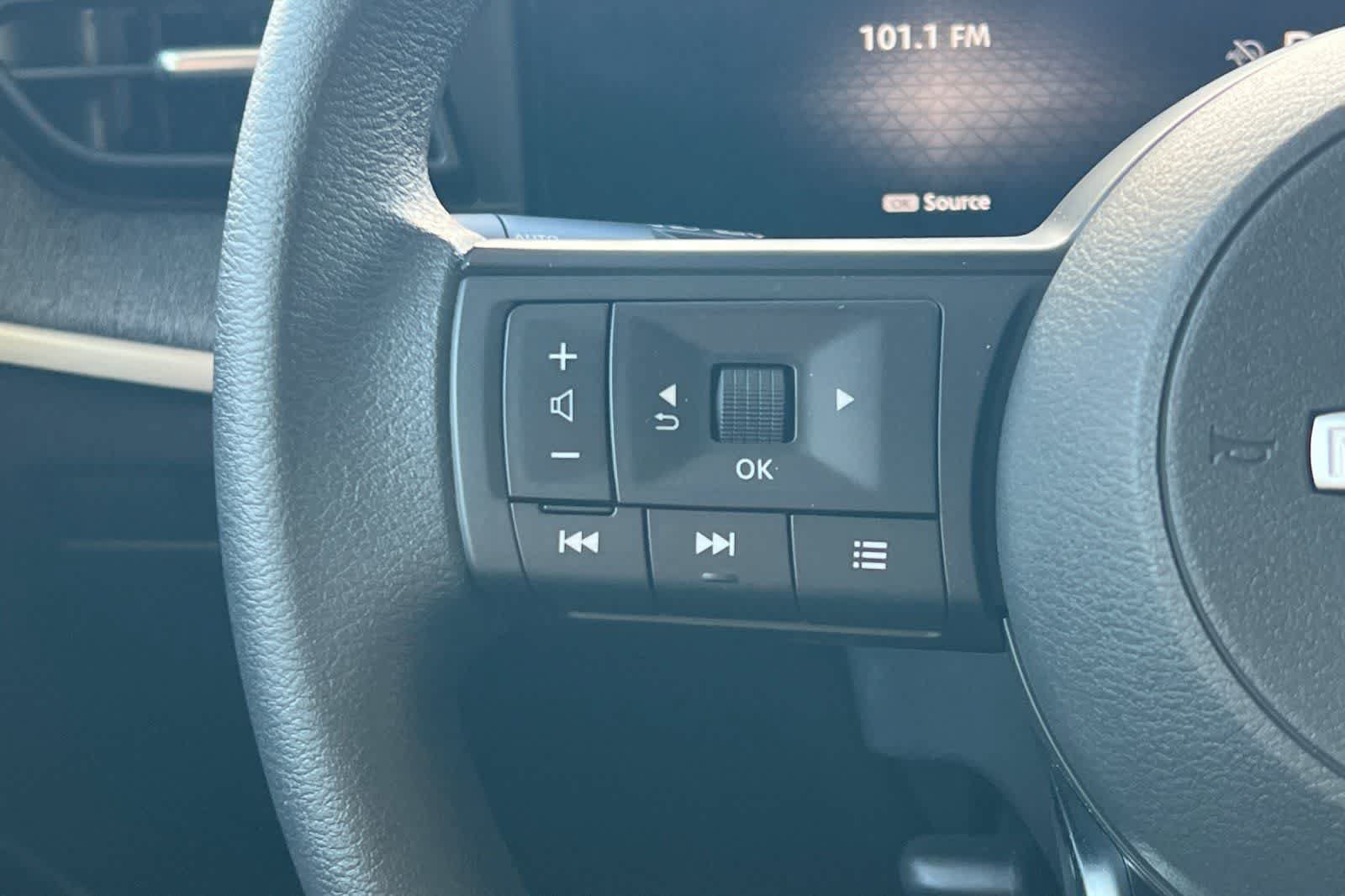 Used 2026 Nissan Kicks SV FWD image 29