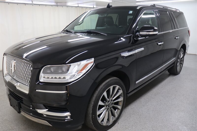 Used 2018 Lincoln Navigator L Select AWD/4WD image 3