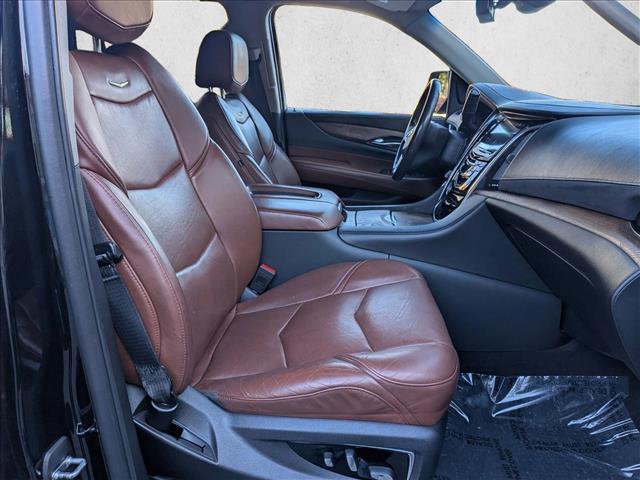 Used 2020 Cadillac Escalade Premium Luxury image 24