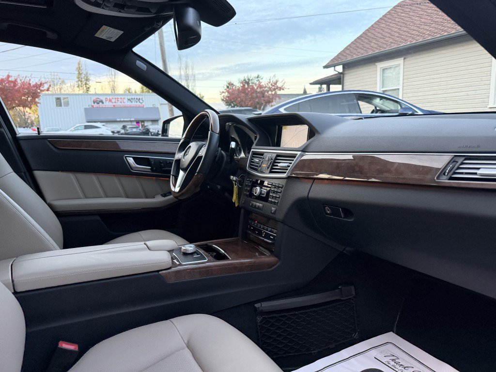 Used 2012 Mercedes-Benz E 350 4MATIC Sedan image 16
