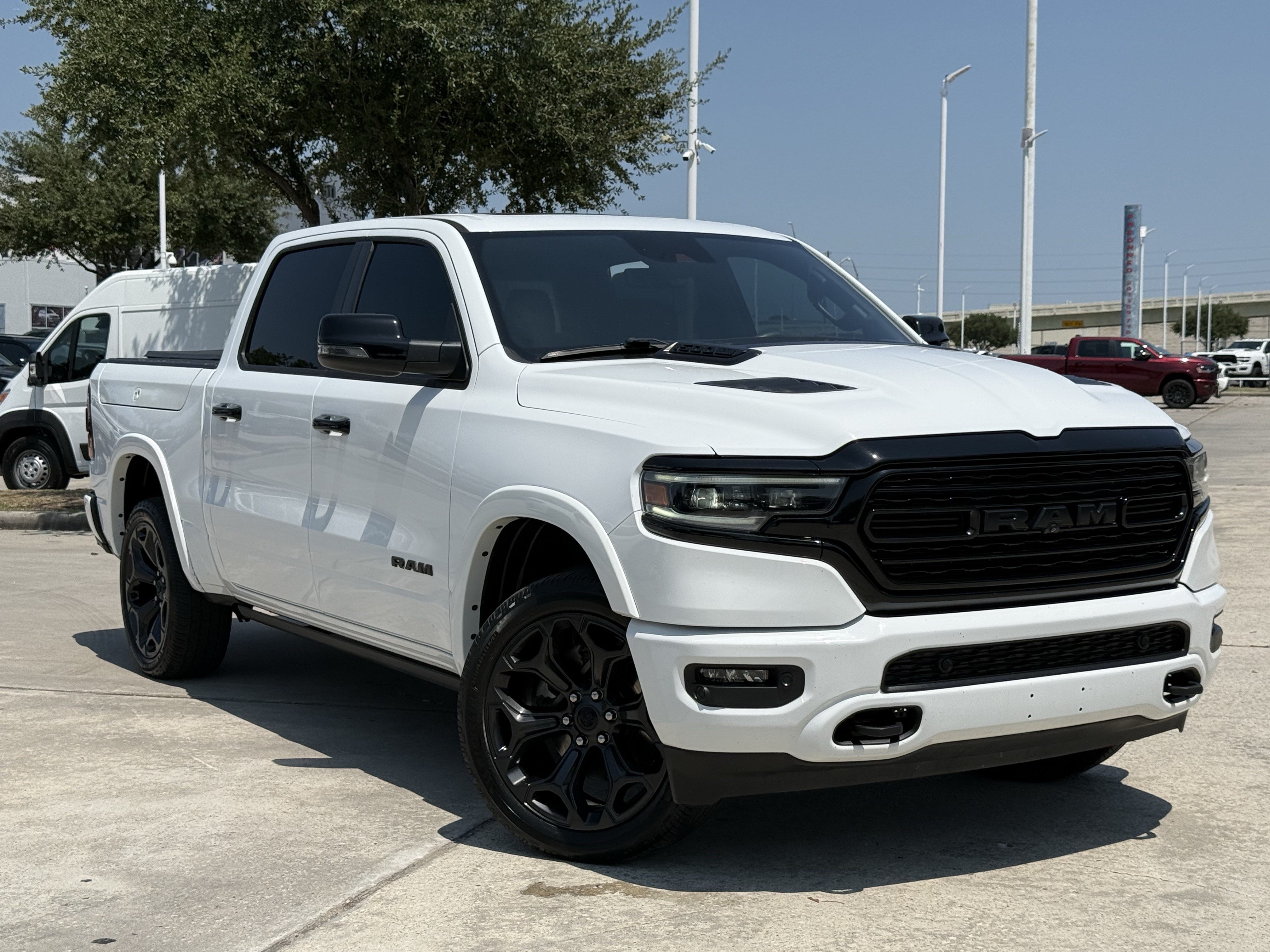 Used 2024 RAM 1500 Limited AWD/4WD image 2
