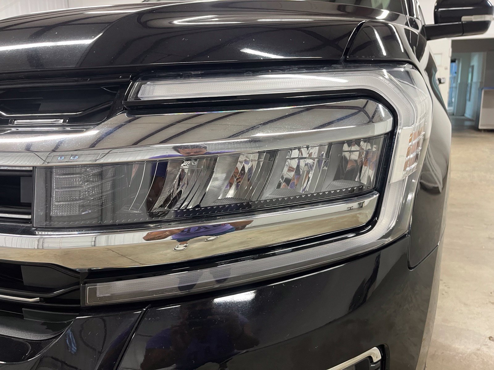 Used 2024 Ford Expedition Limited RWD image 9