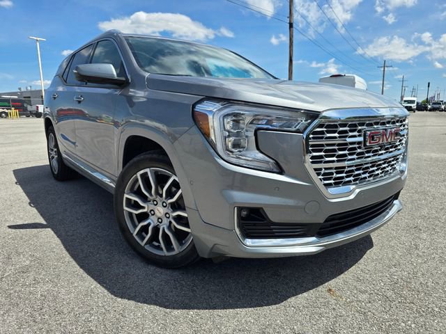 Used 2023 GMC Terrain Denali w/ Denali Premium Package AWD/4WD image 1