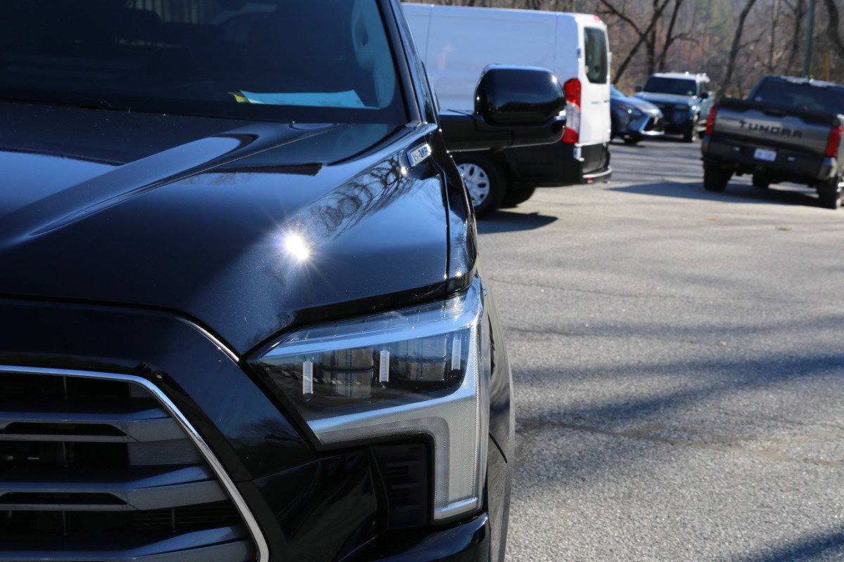 Used 2023 Toyota Sequoia Limited image 13