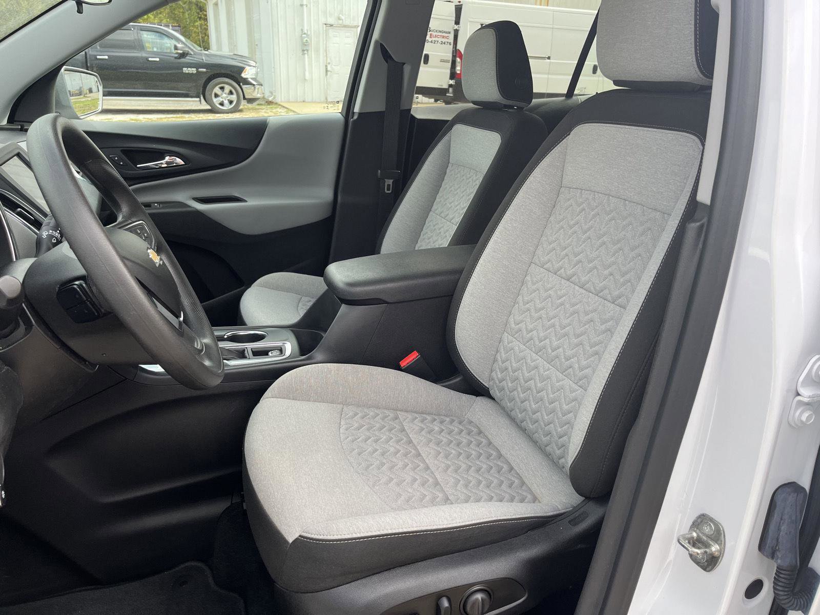 Used 2023 Chevrolet Equinox LS image 16