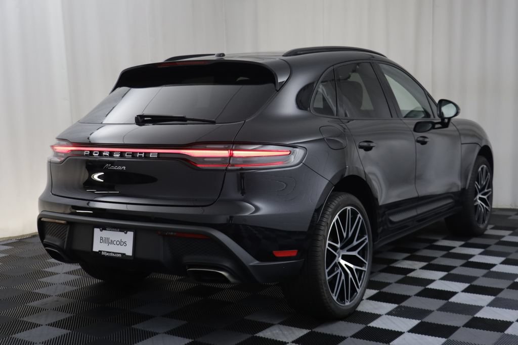 Used 2024 Porsche Macan AWD/4WD image 18