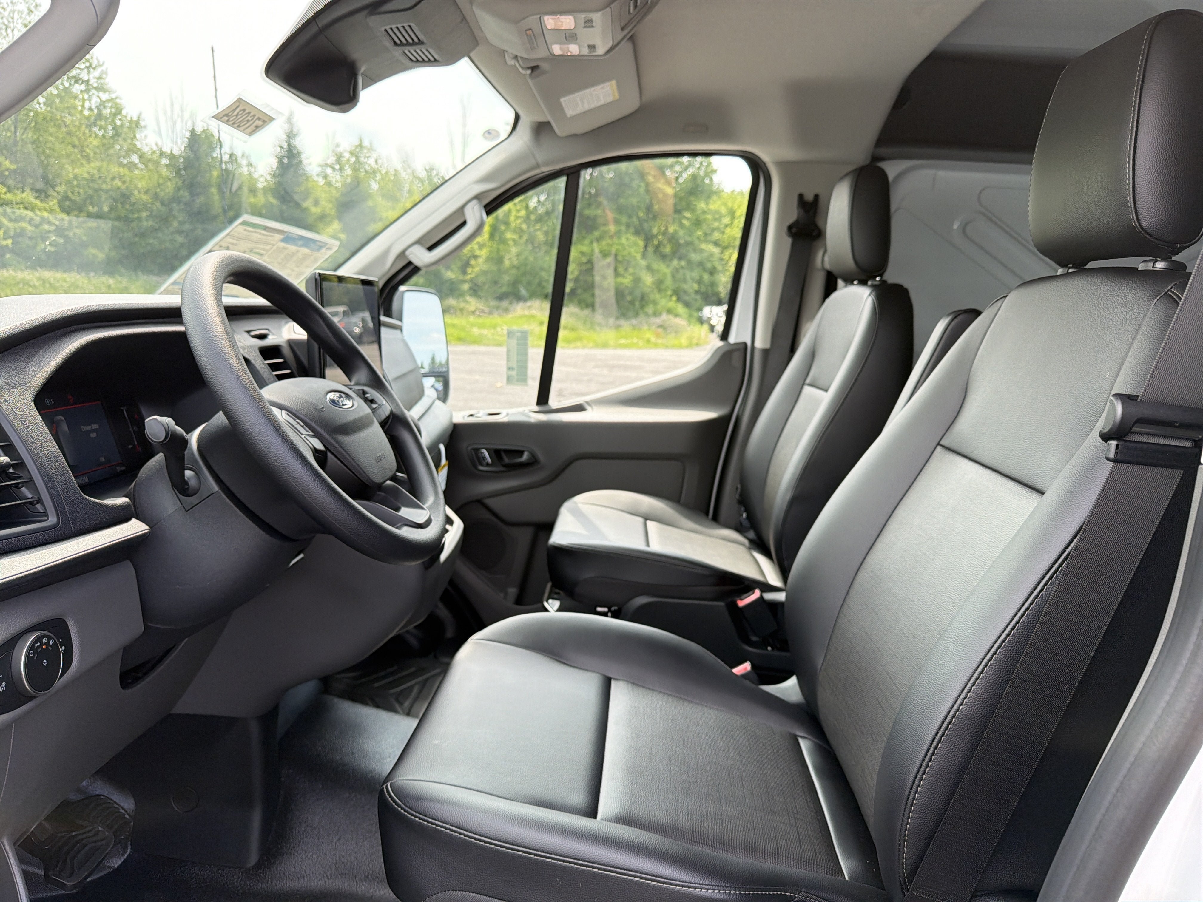 New 2026 Ford Transit 150 Low Roof RWD image 9