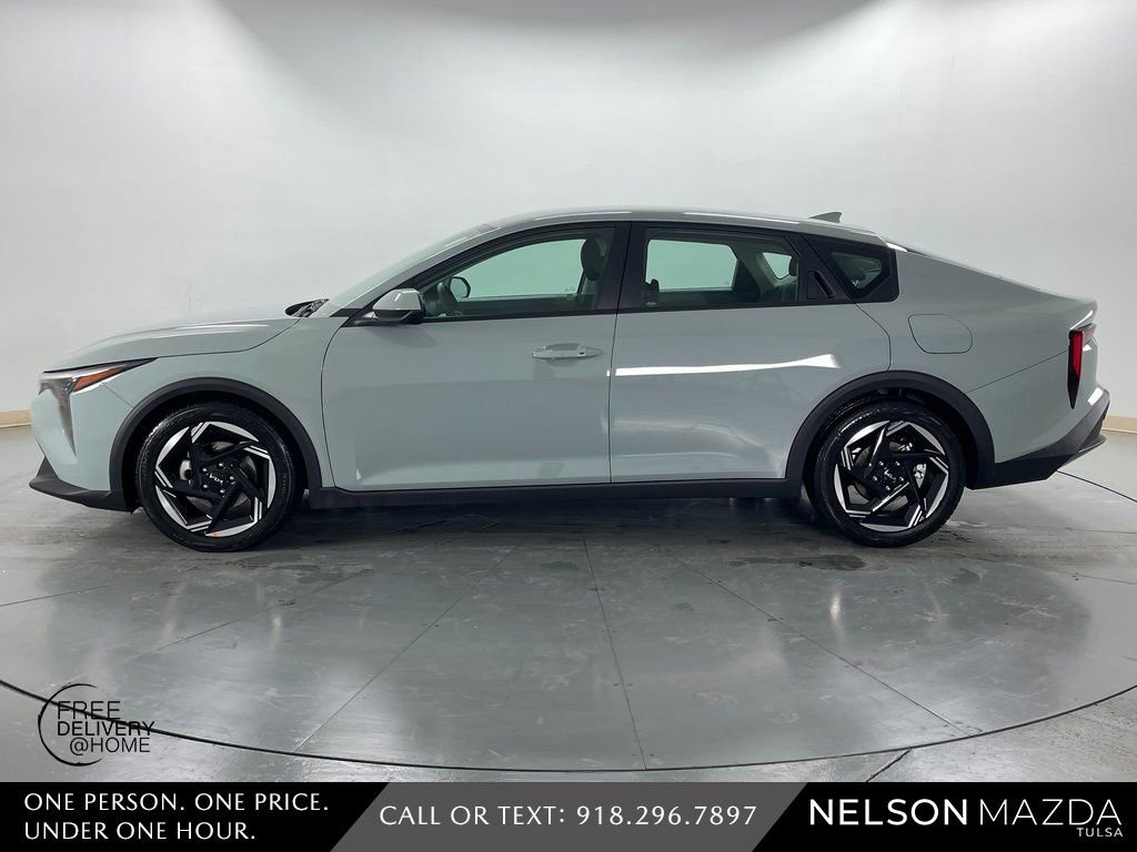 Used 2025 Kia K4 EX image 9