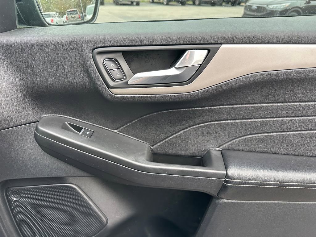 Used 2021 Ford Escape SEL w/ Technology Package image 34