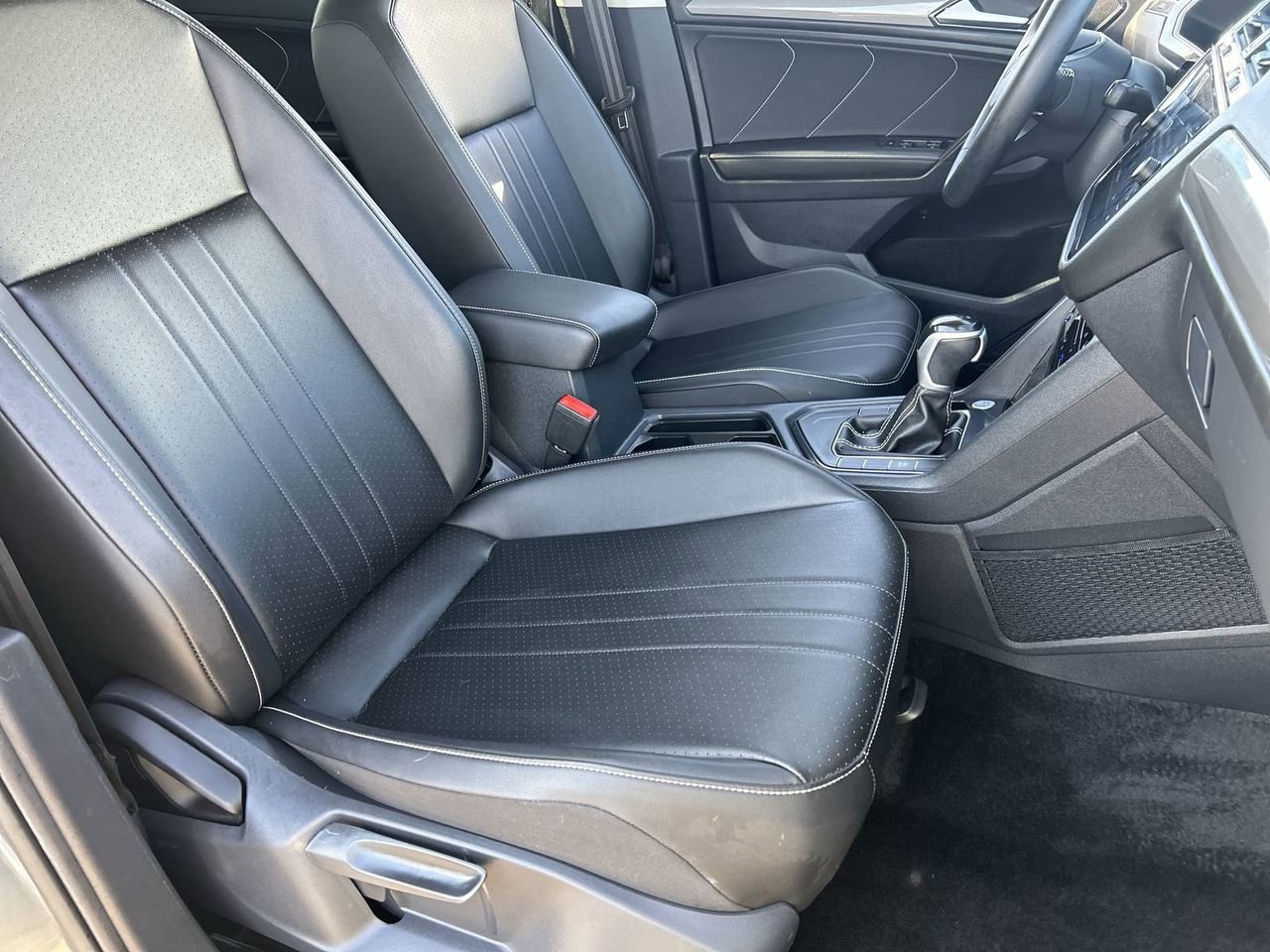 Certified 2023 Volkswagen Tiguan SE FWD image 8