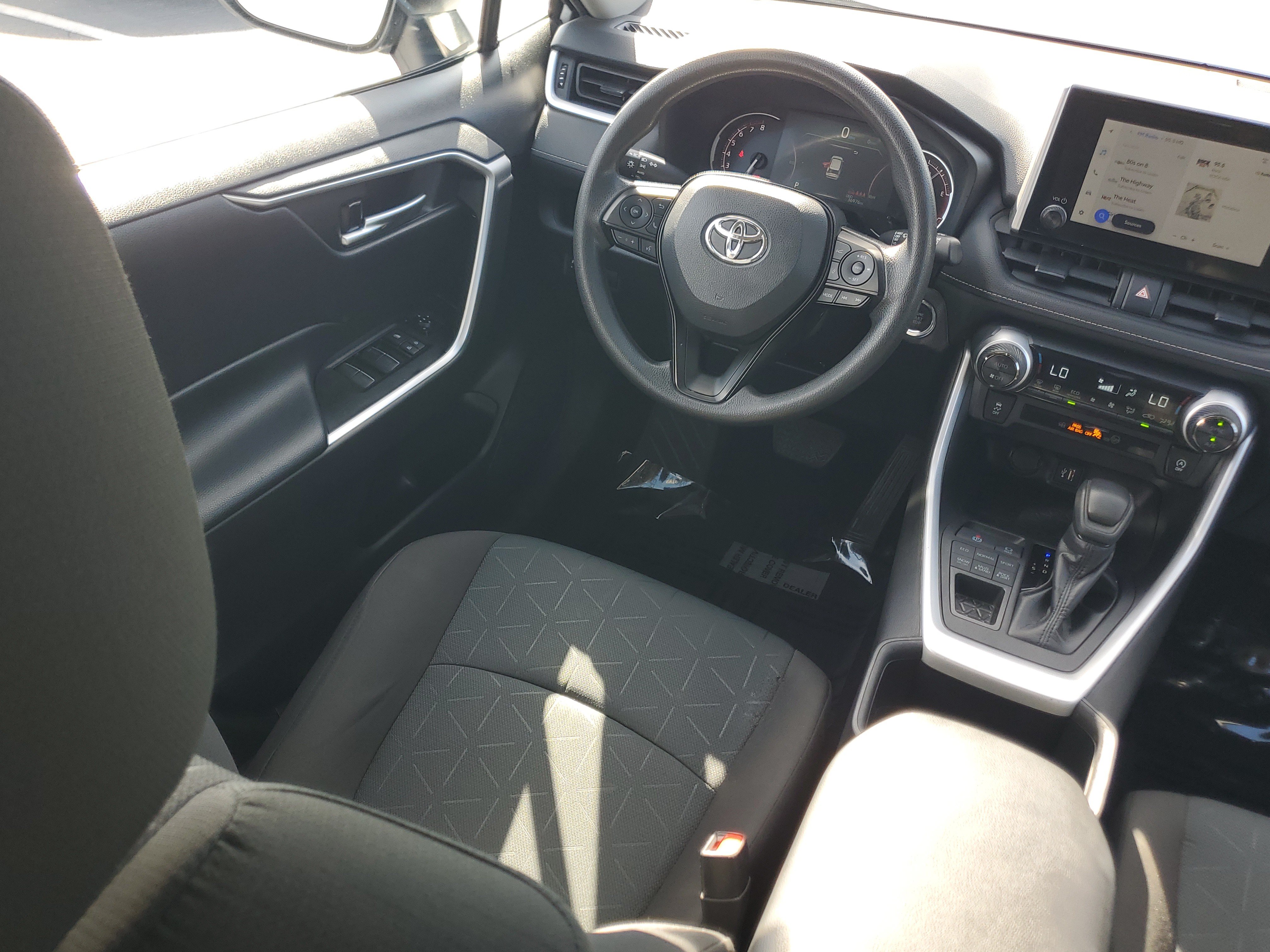 Certified 2025 Toyota RAV4 XLE AWD/4WD image 15