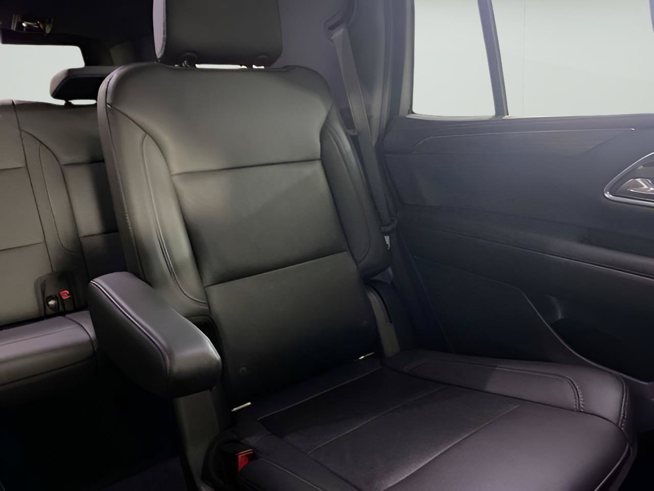 Used 2021 Chevrolet Tahoe Z71 w/ Z71 Signature Package AWD/4WD image 14