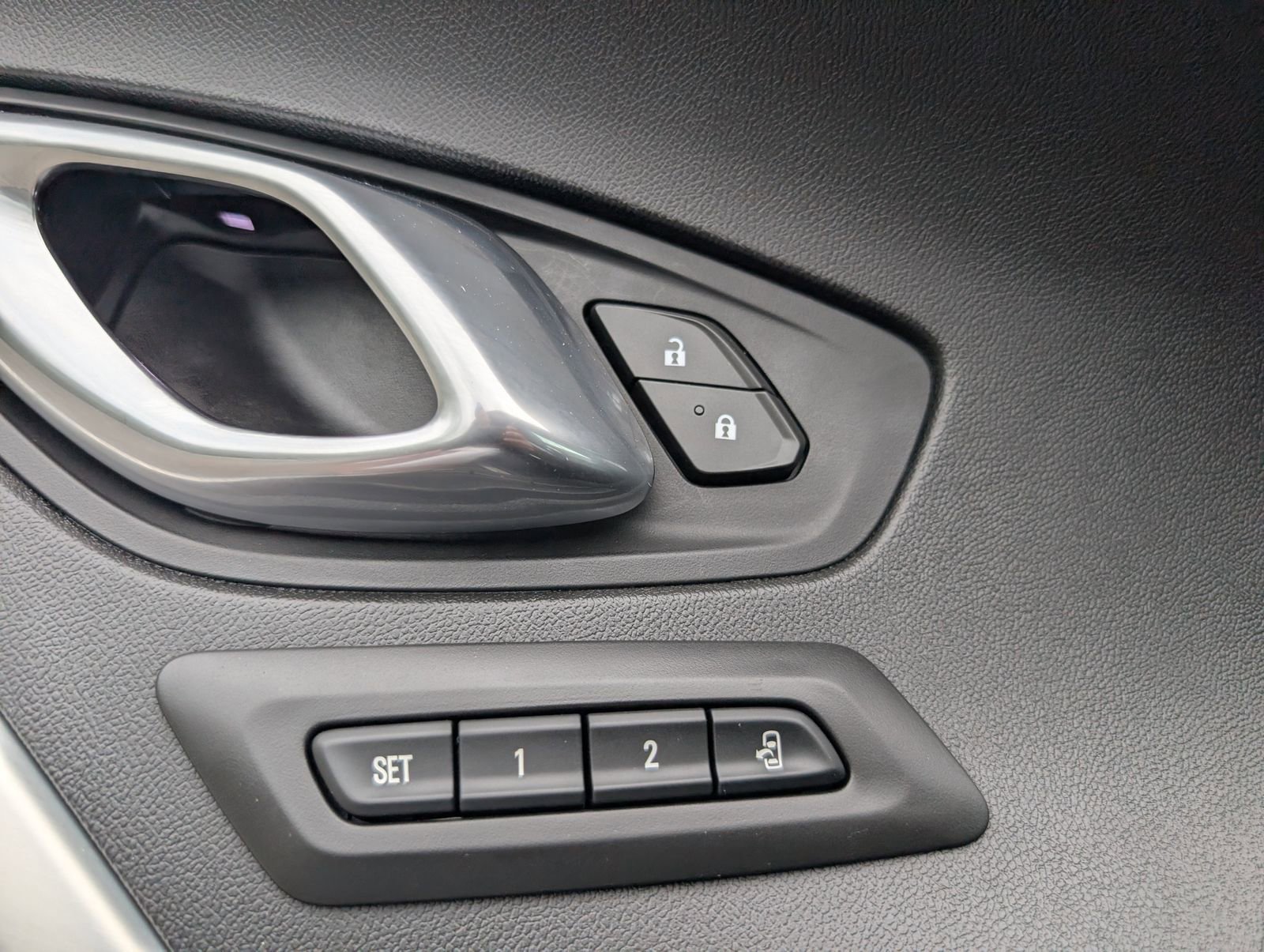 Used 2021 Chevrolet Camaro ZL1 RWD image 30