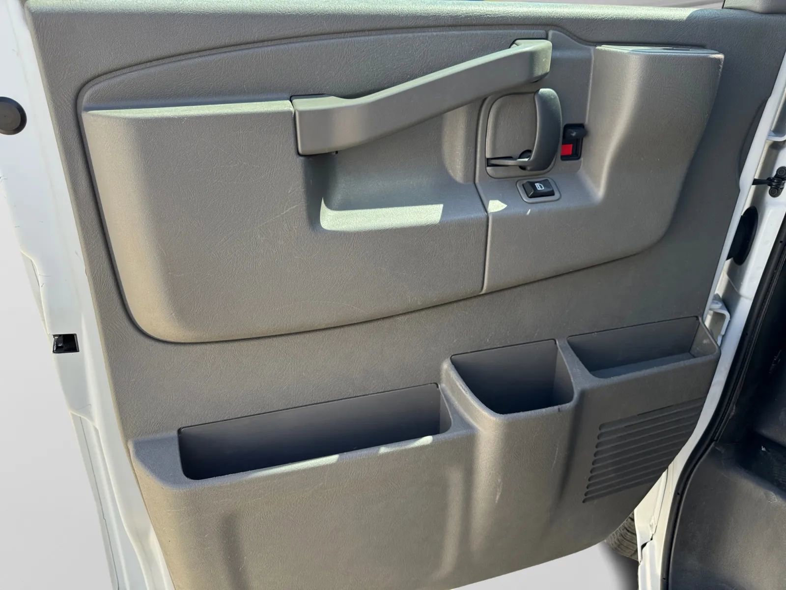 Used 2020 Chevrolet Express 2500 w/ Driver Convenience Package image 14