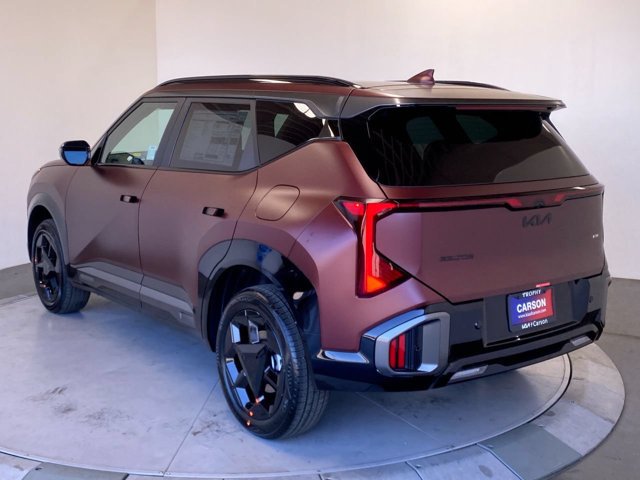 New 2027 Kia Seltos X-Line S w/ X-Line S Premium Package AWD/4WD image 3