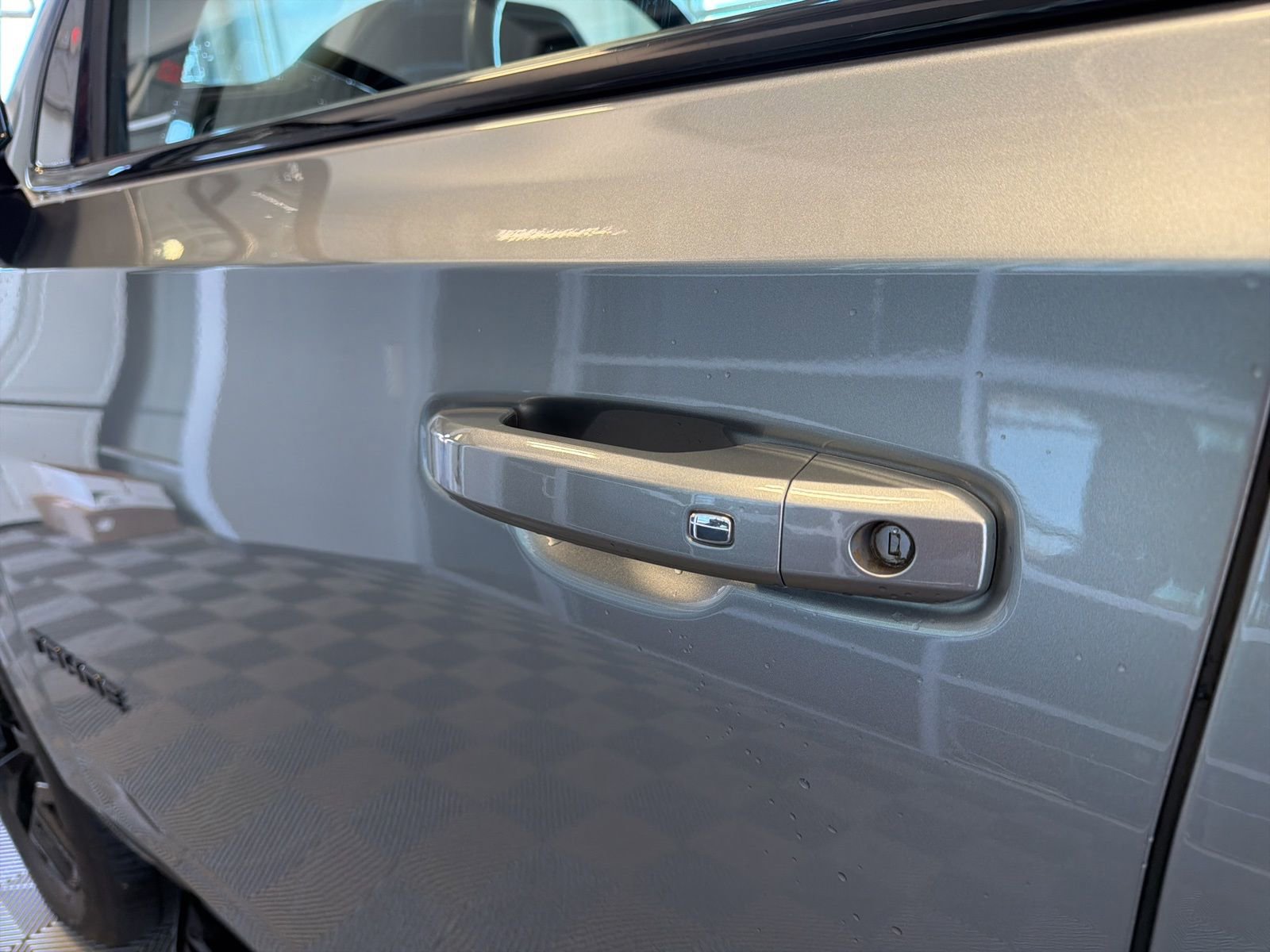 Used 2023 Chevrolet Tahoe RST w/ RST Performance Edition AWD/4WD image 9