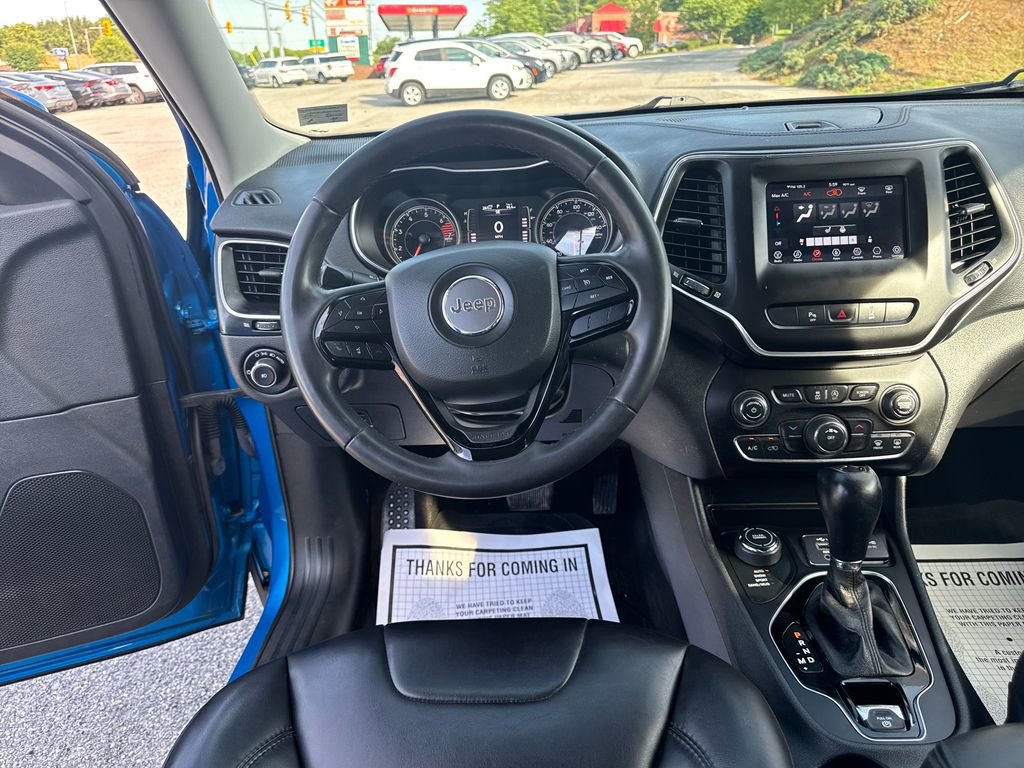 Used 2021 Jeep Cherokee Latitude Plus AWD/4WD image 14