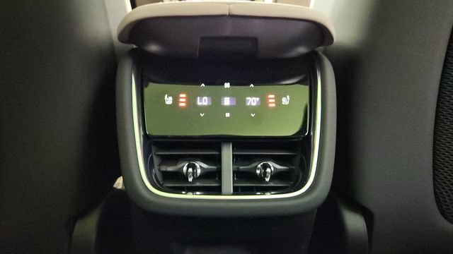 New 2026 Volvo EX90 Ultra AWD/4WD image 31
