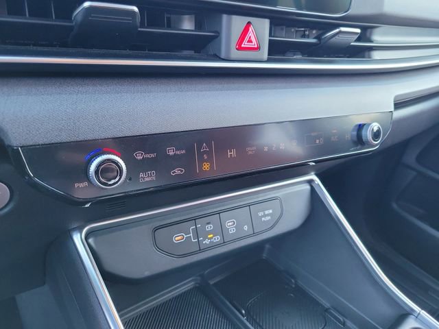 Used 2026 Kia Carnival EX image 25