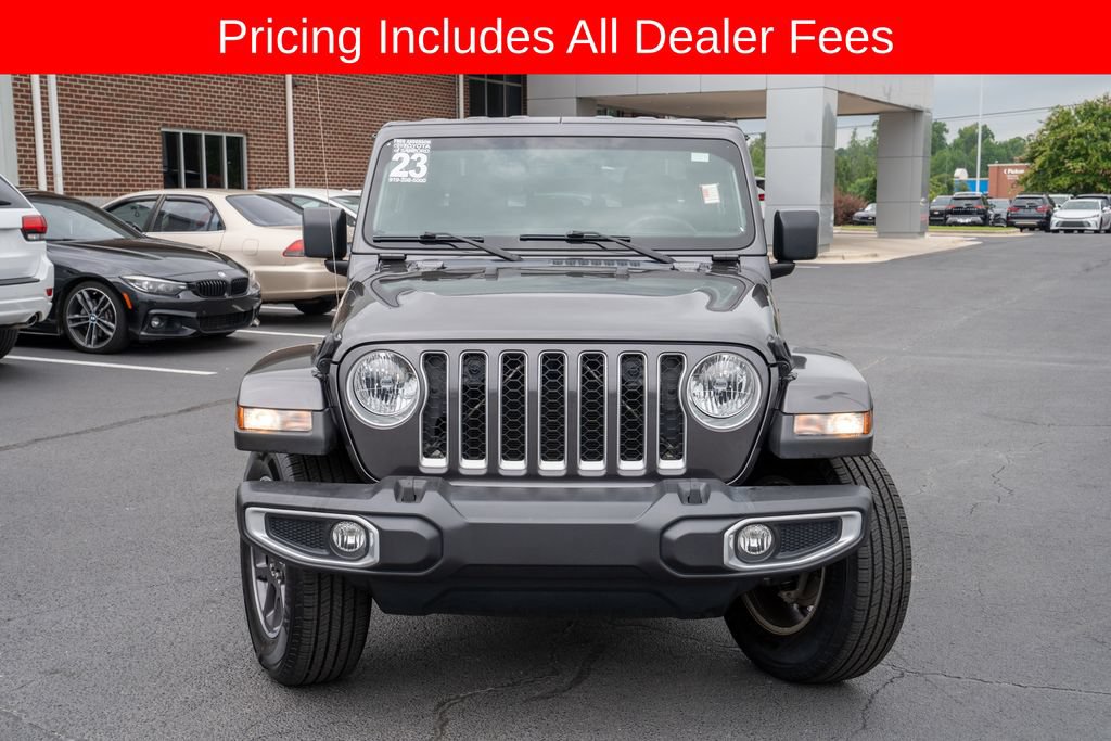 Used 2023 Jeep Gladiator Overland AWD/4WD image 2