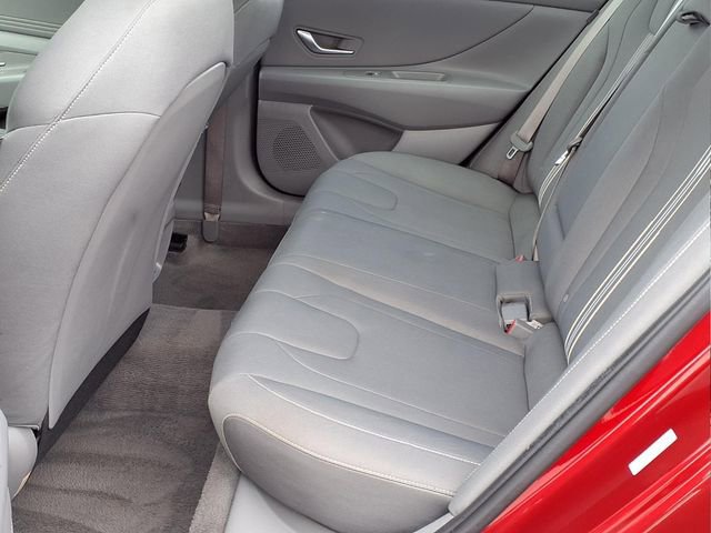 Certified 2025 Hyundai Elantra SEL FWD image 12