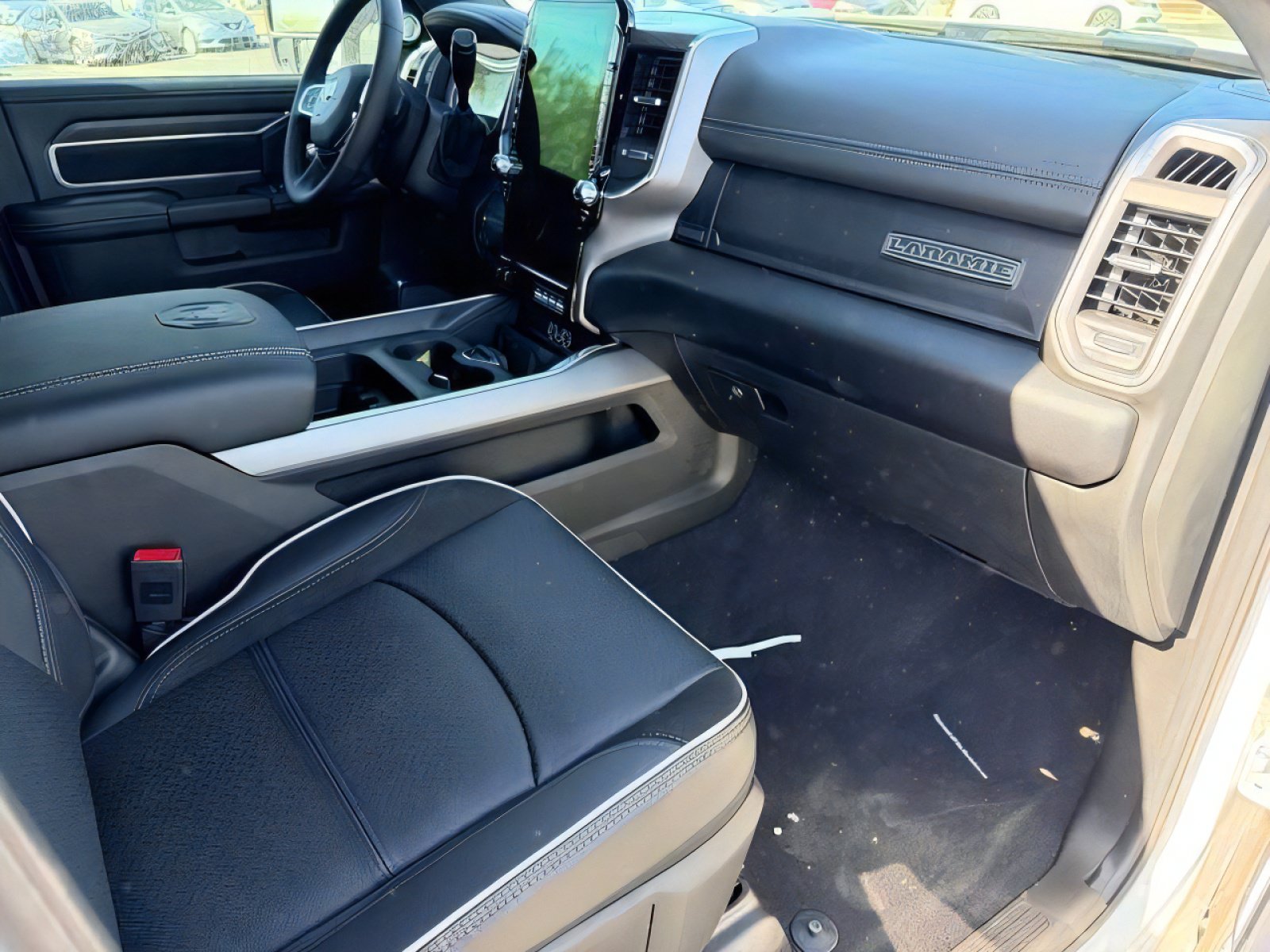 New 2026 RAM 2500 Laramie AWD/4WD image 11