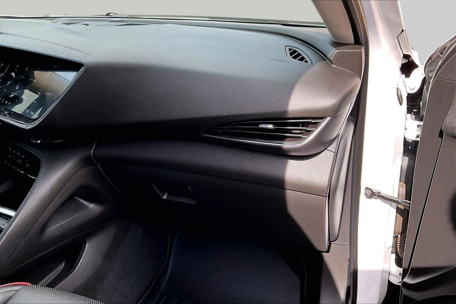 Used 2022 Buick Envision Essence w/ Sport Touring Package FWD image 19