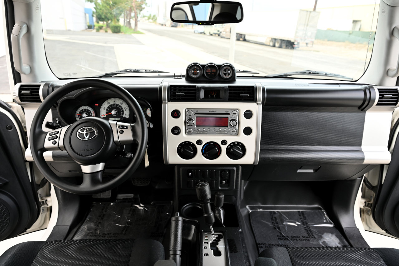 Used 2013 Toyota FJ Cruiser 4WD image 13