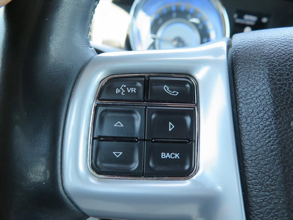 Used 2013 Chrysler 300 C AWD/4WD image 13