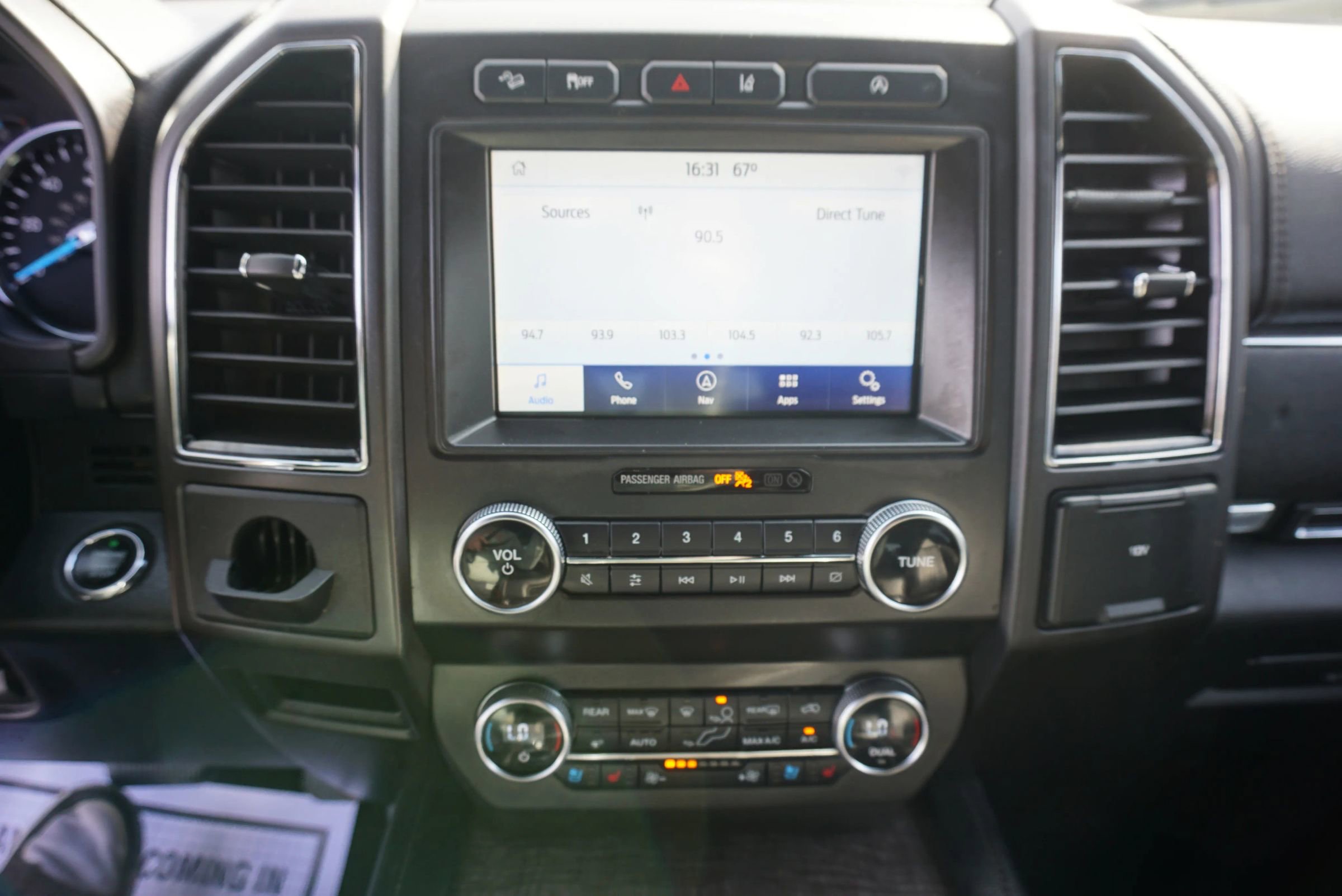 Used 2021 Ford Expedition Max Limited image 32