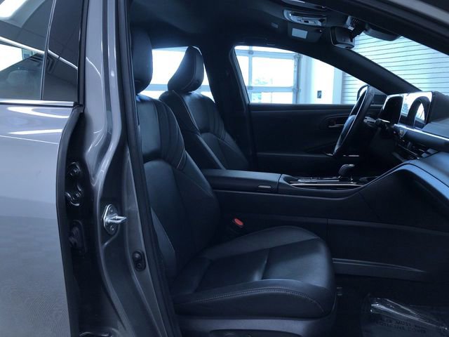 Certified 2025 Toyota Crown XLE AWD/4WD image 22