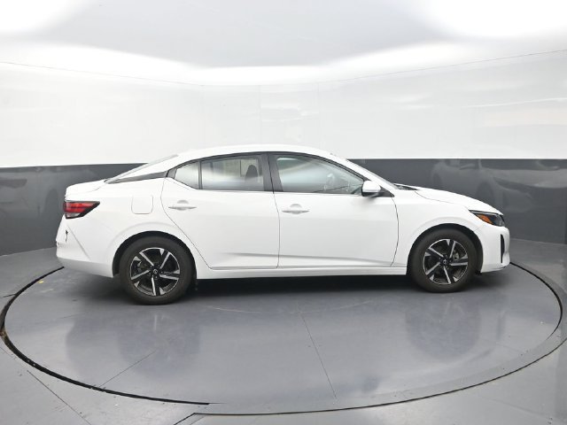 Used 2024 Nissan Sentra SV FWD image 9