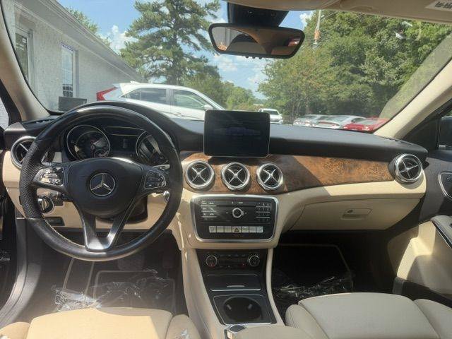 Used 2019 Mercedes-Benz GLA 250 image 14