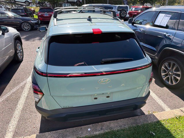 Certified 2024 Hyundai Kona SEL AWD/4WD image 10
