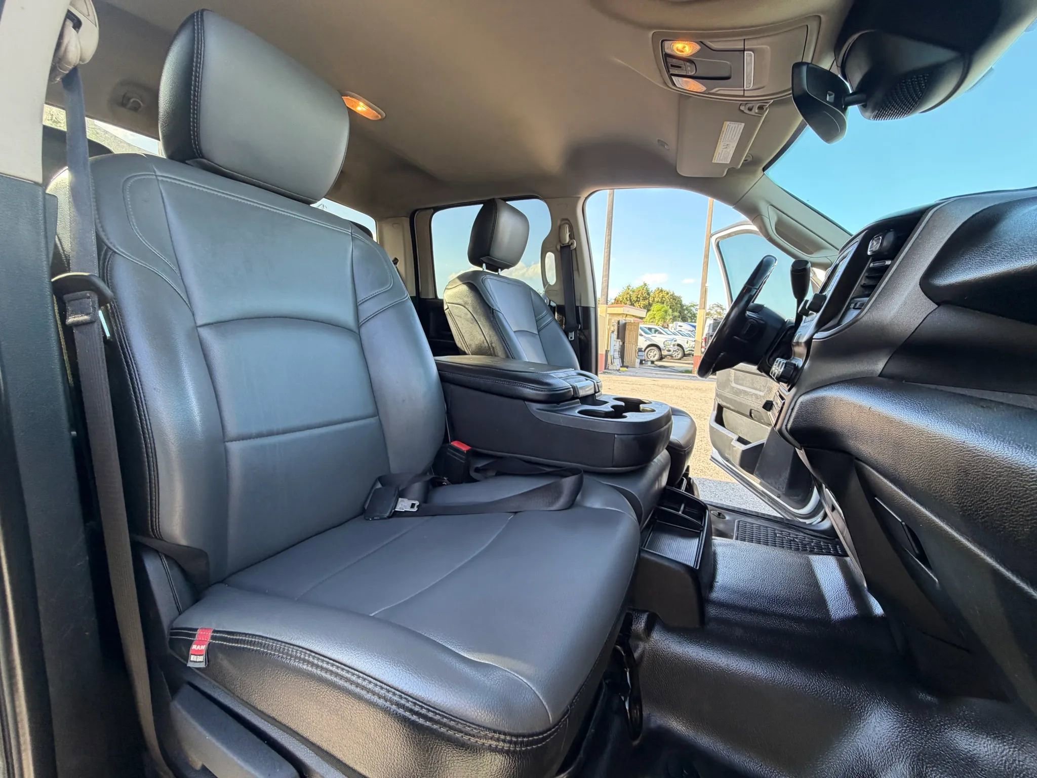 Used 2020 RAM 5500 Tradesman w/ Safety Group image 18