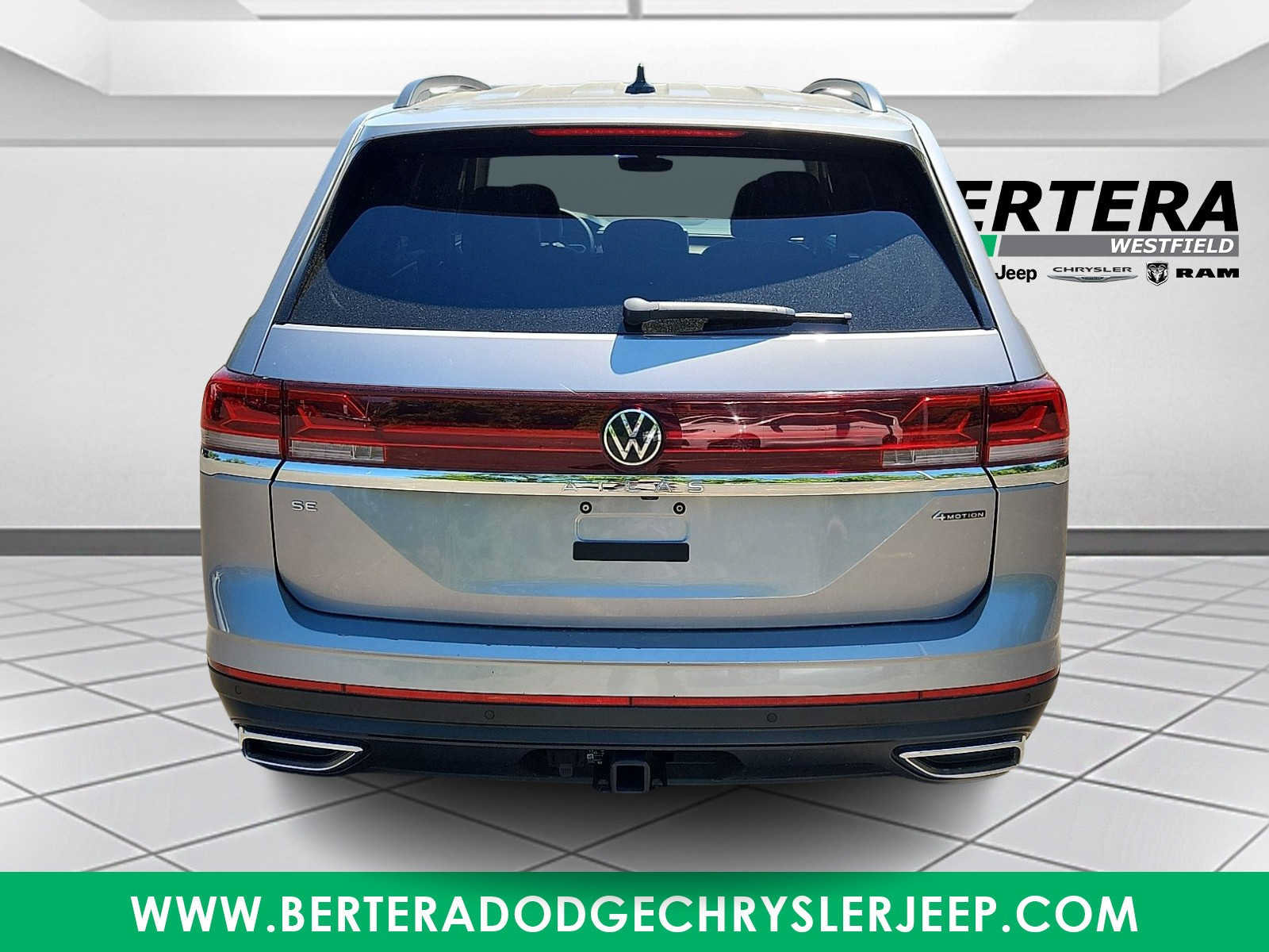 Used 2025 Volkswagen Atlas SE AWD/4WD image 5