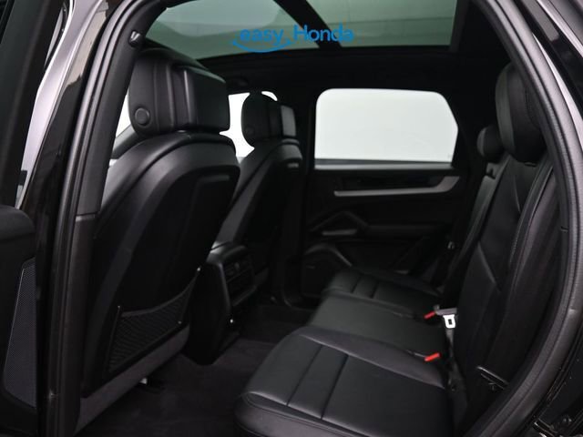 Used 2025 Porsche Cayenne image 16