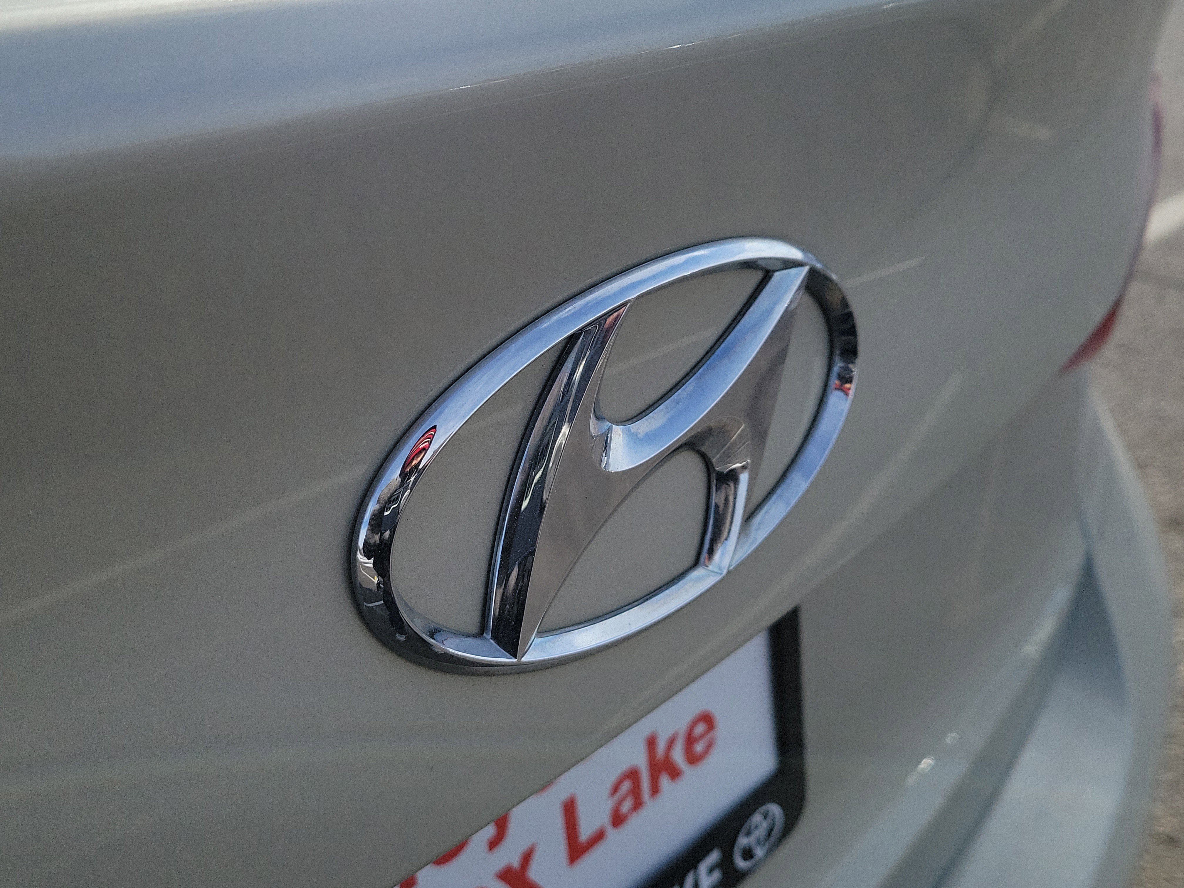 Used 2017 Hyundai Elantra SE image 6