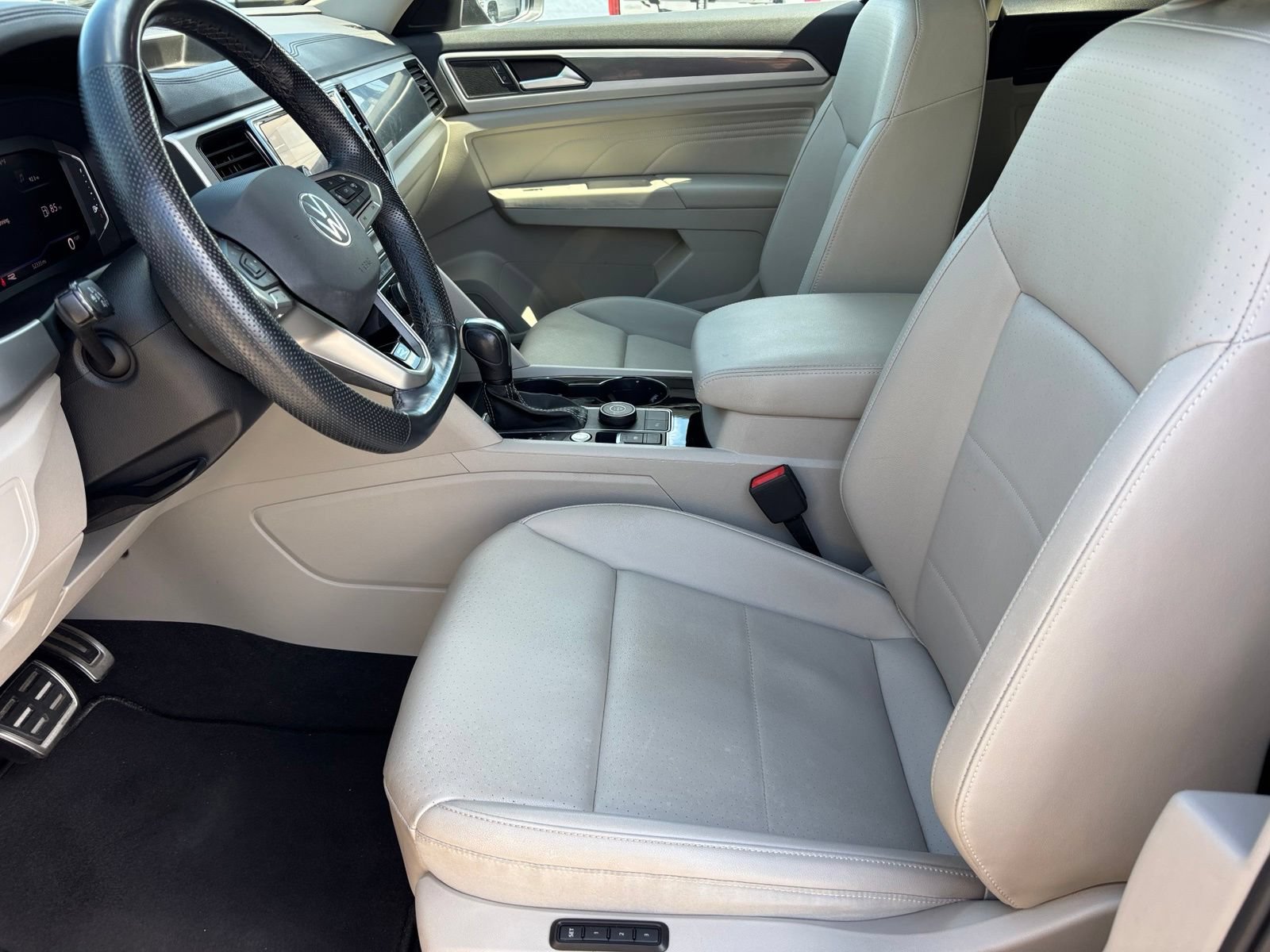Used 2022 Volkswagen Atlas SEL R-Line AWD/4WD image 13